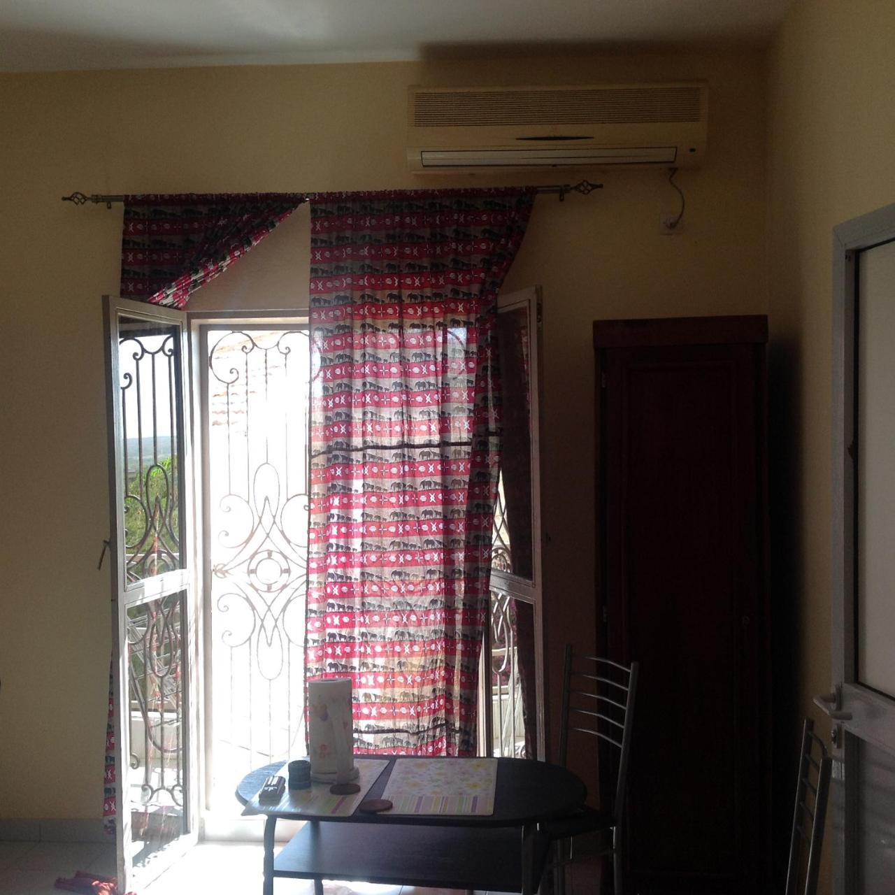 Chez Mimi Apartment Toubab Dialaw Luaran gambar