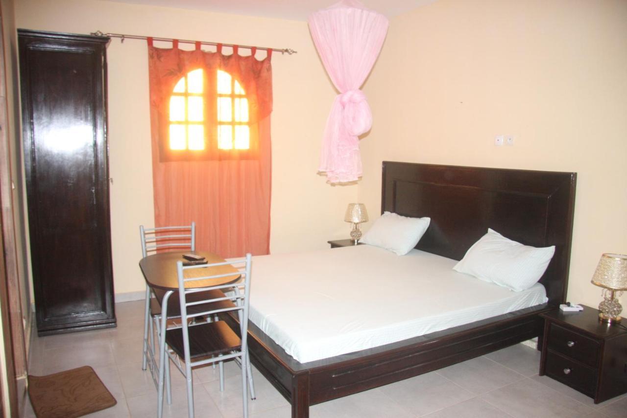 Chez Mimi Apartment Toubab Dialaw Luaran gambar