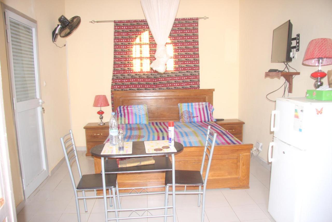 Chez Mimi Apartment Toubab Dialaw Luaran gambar